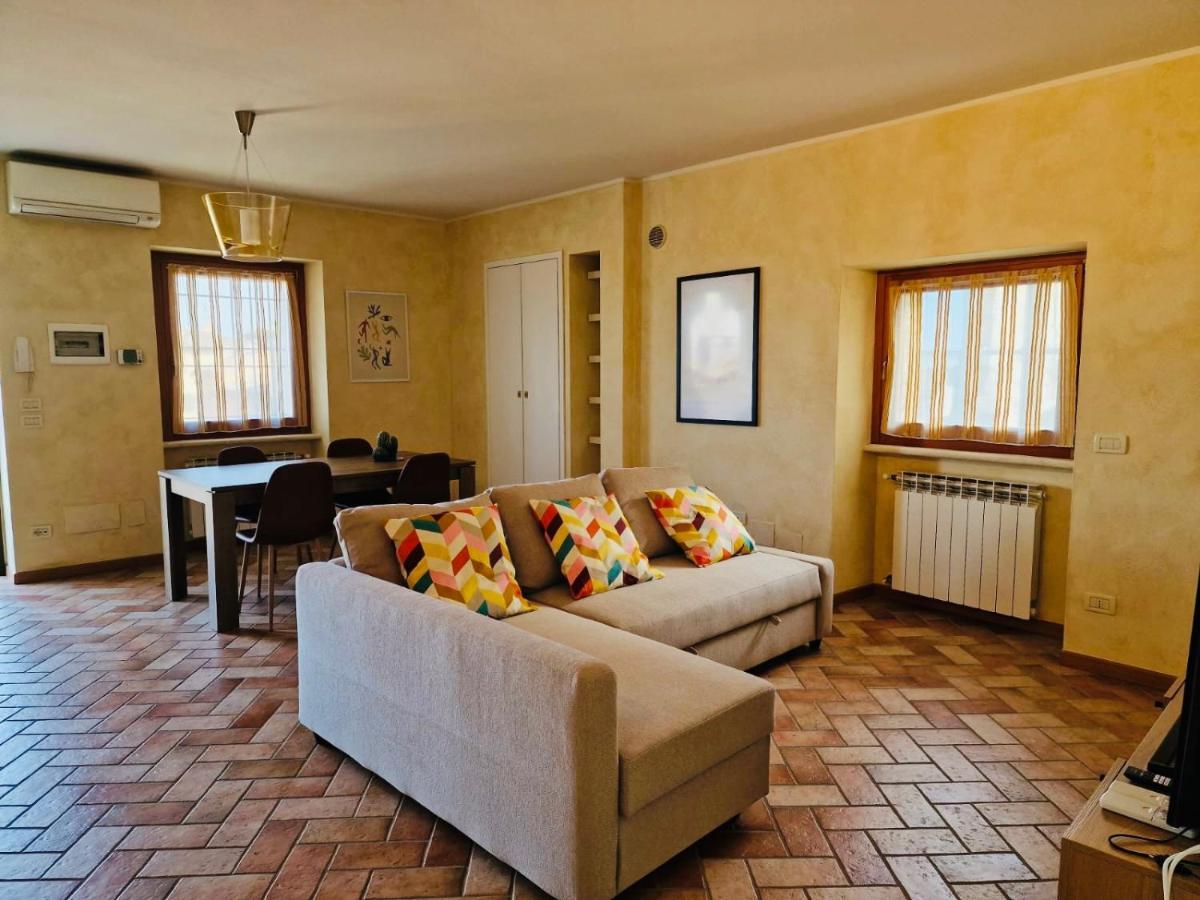 Apartament Thomas' Castle Pozzolengo Zewnętrze zdjęcie